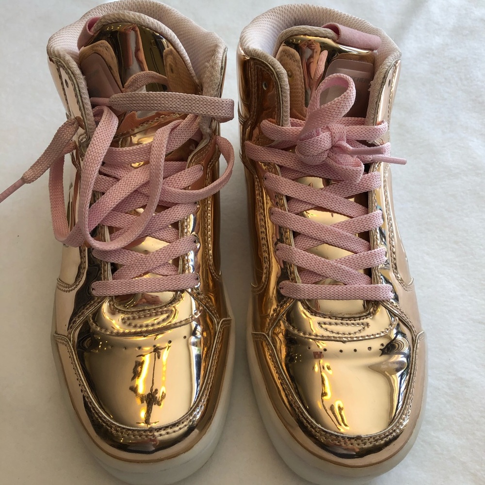 Sketchers Rose Gold Energy Lights. Size 4.5.